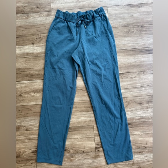 Lululemon On the Fly 7/8 Pants in Code Blue Women’s Sz 4 - Picture 12 of 14